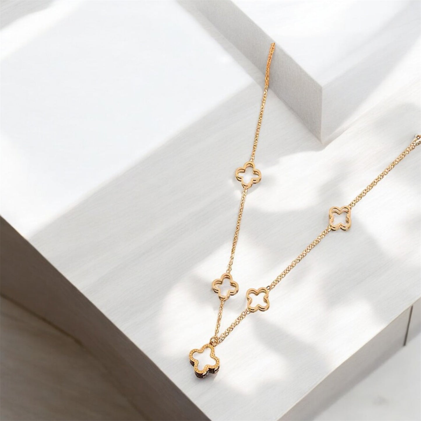 Quatrefoil Necklace With Inlay